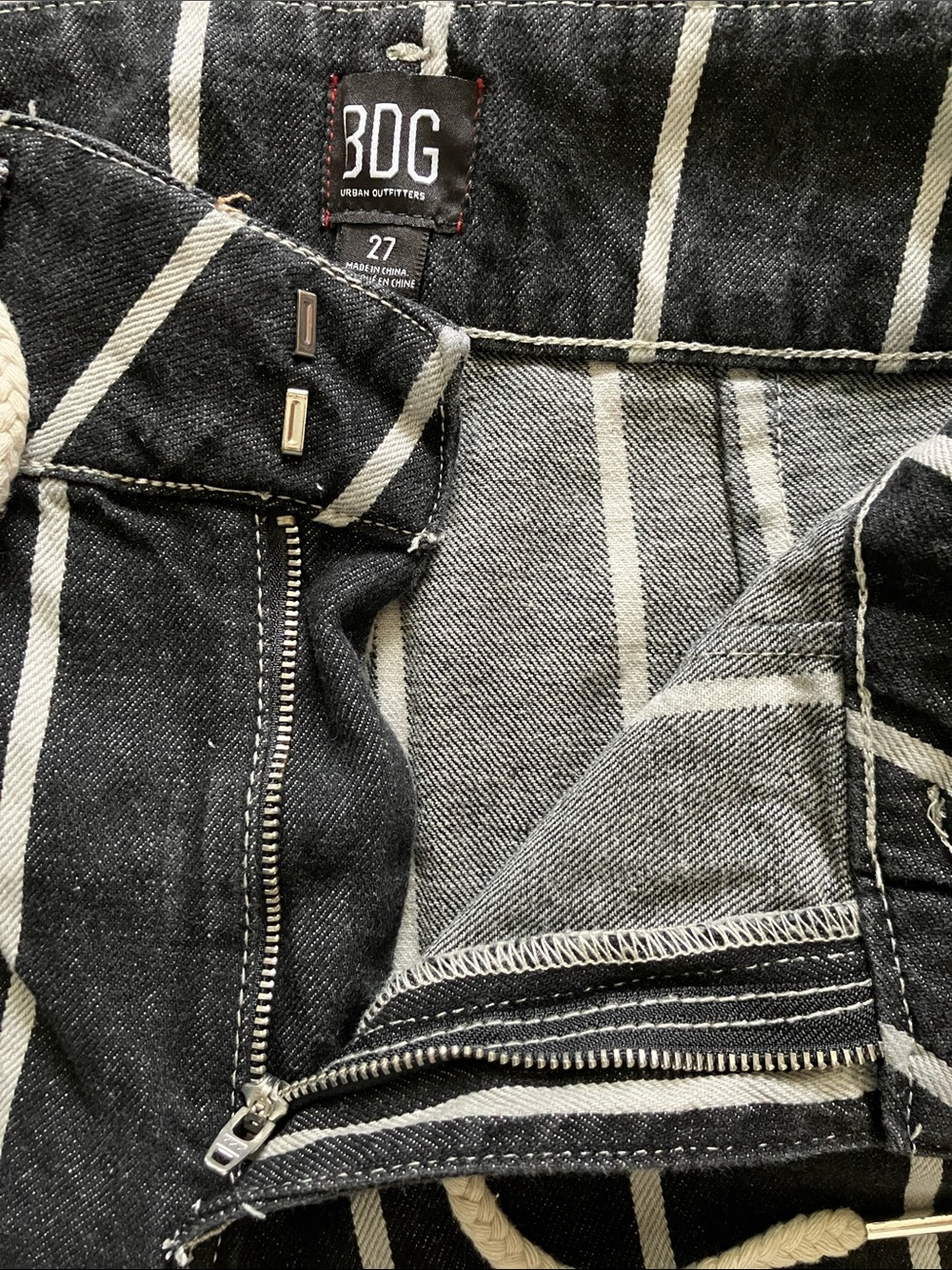 BDG Striped Wide Leg Cropped Denim Jeans Grunge Whimsigoth Black High Rise 27 - Picture 3 of 6